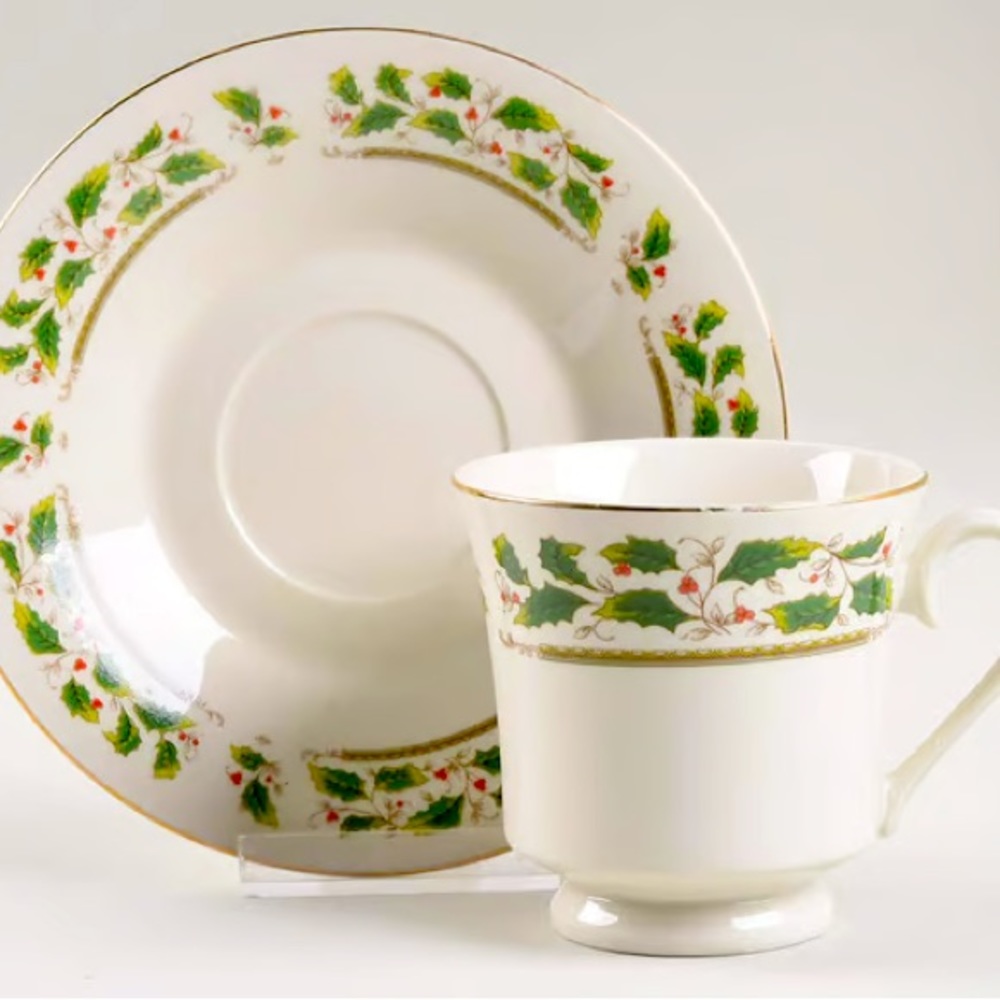 Vtg Holly Holiday Home for the Holidays Footed Cup & Saucer Set of 4